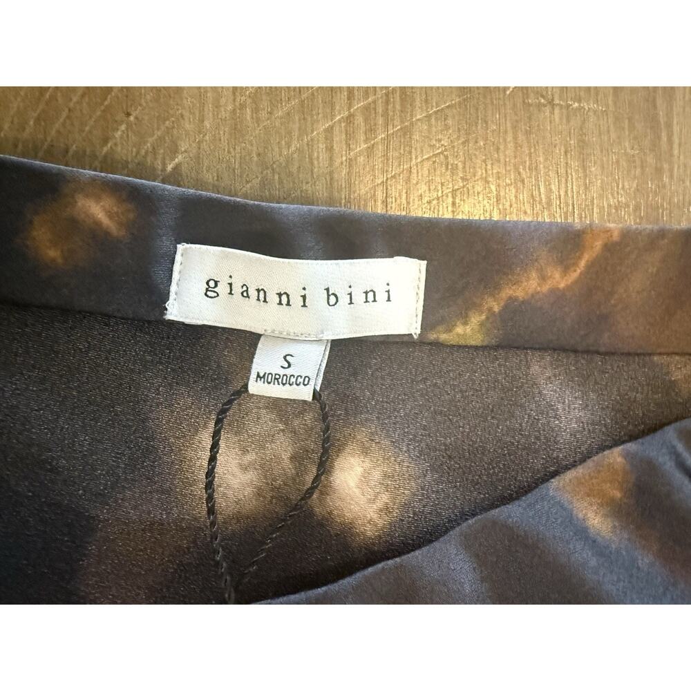 NWT Gianni Bini Charlie Blur Satin Black Desert Mini Skirt Womens Size Small $79 - Picture 5 of 15